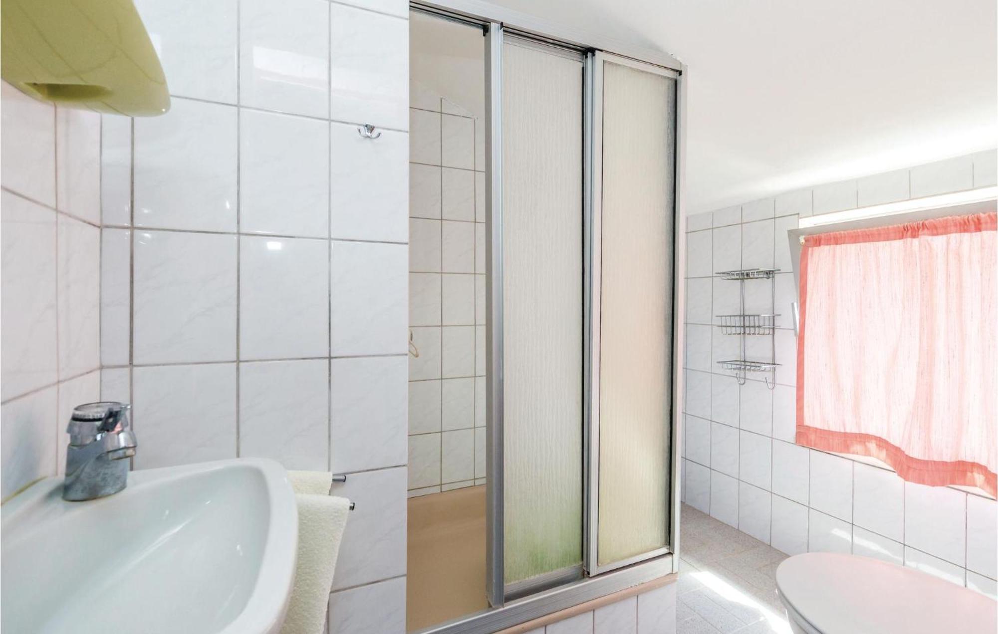 Lovely Apartment In Kampor With Kitchen Exteriör bild